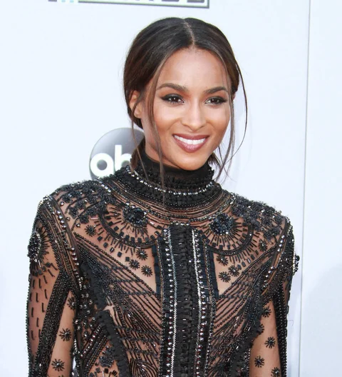 Ciara and Chris Pratt deliver Christmas presents to sick children