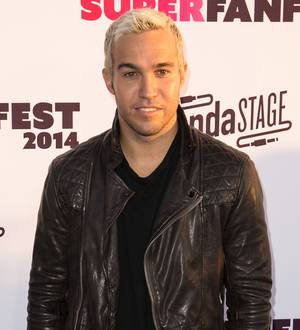 Pete Wentz joins Cobra Starship