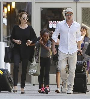 Brad Pitt and Angelina Jolie fly economy class in France