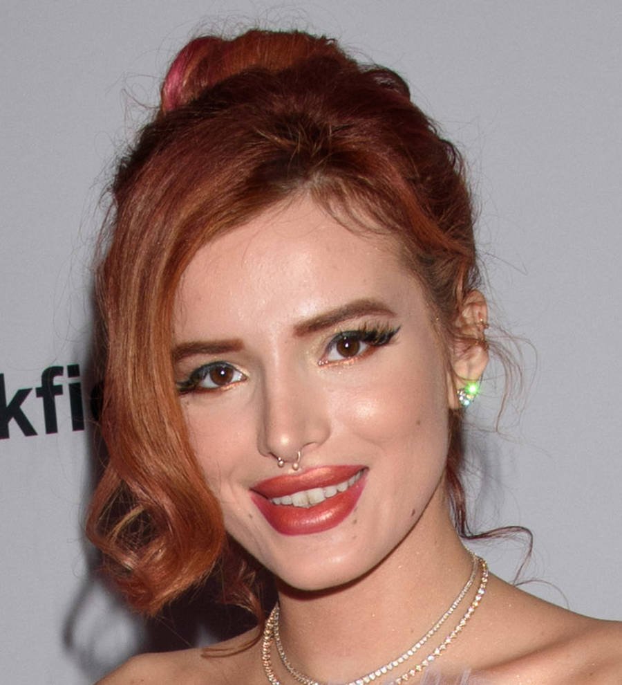 Bella Thorne kisses YouTube star on social media