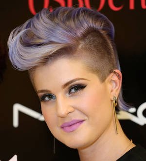 Kelly Osbourne gets head tattoo