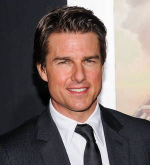 Tom Cruise surprises fans at movie theater