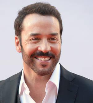 Jeremy Piven supports World War I fundraiser