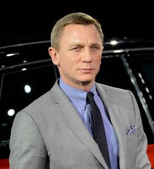 Daniel Craig and Rachel Weisz turn up for Queen's sleepover party