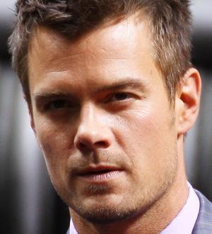 Josh Duhamel thrills fan by posting her sketch online