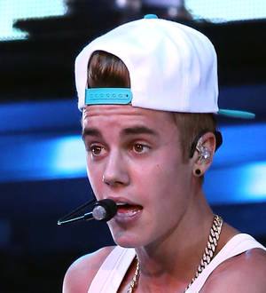 Justin Bieber late again in Australia