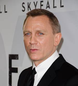 Daniel Craig's obscene gesture to snapper