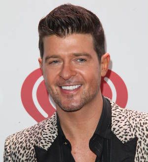 More trouble for Robin Thicke as album bombs in Australia