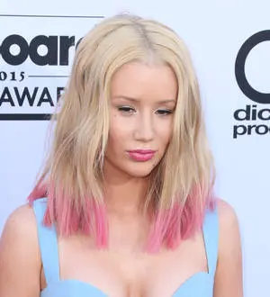 Music fans demand Iggy Azalea is ripped of her Billboard rap song award