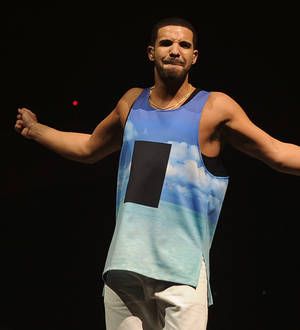 Drake helps launch Apple Music with conference appearance