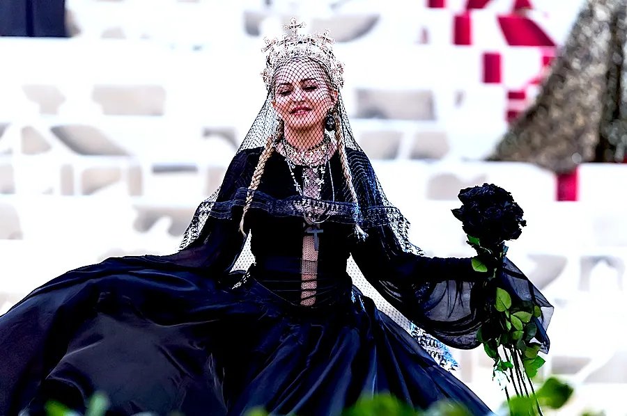 SUNDAY MUSIC VIDS: Madonna