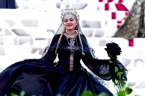 SUNDAY MUSIC VIDS: Madonna