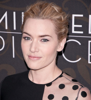 Kate Winslet helps out at book festival