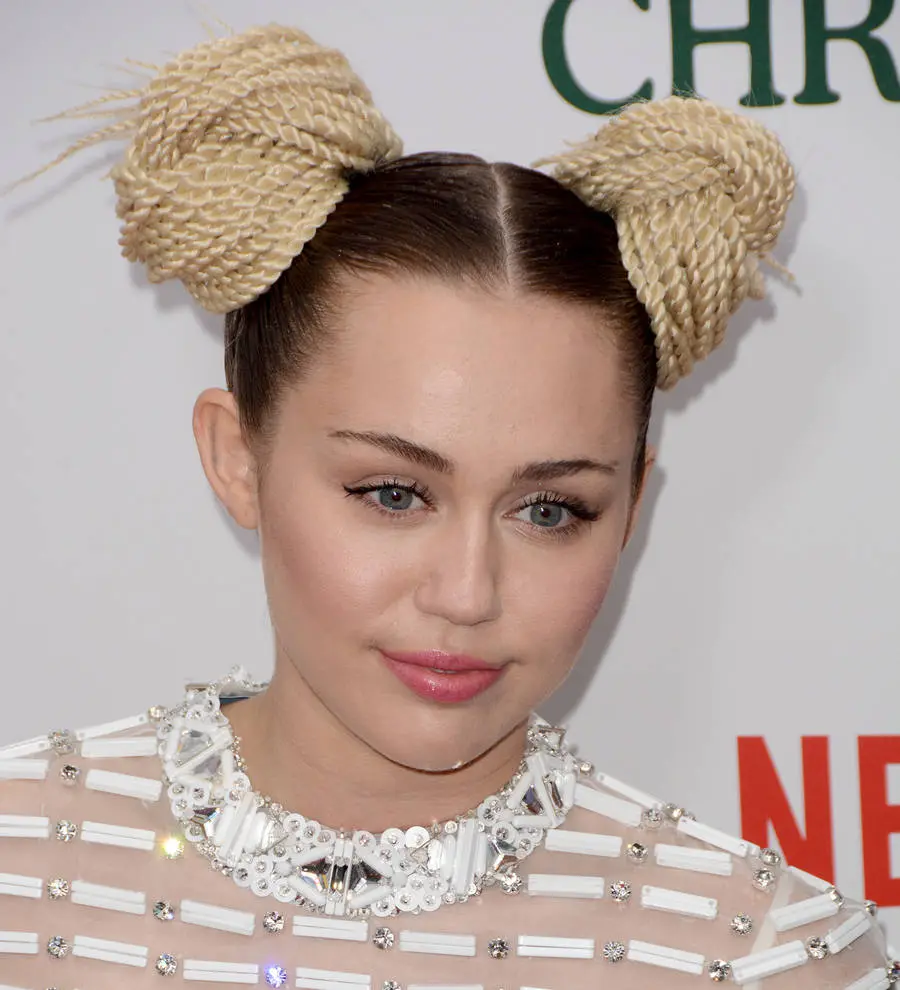 Miley Cyrus moves back in with Liam Hemsworth - report