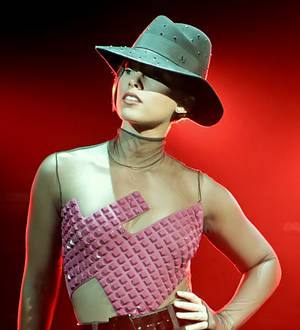 Alicia Keys makes R&B chart history in America