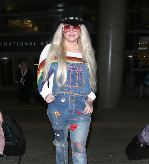 Kesha lost for her words as album debuts at number one