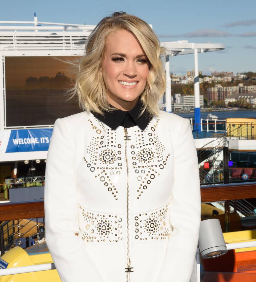 Carrie Underwood enjoys skydiving Down Under