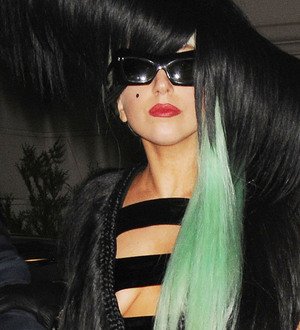 Gaga goes country for TV interview