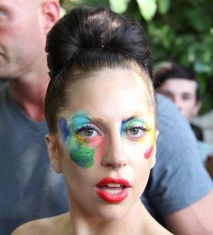 Lady Gaga feuds with Perez Hilton on Twitter