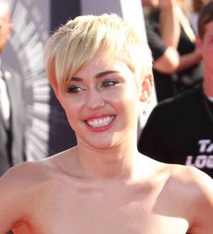 Miley Cyrus revealed bisexuality to her mother at 14