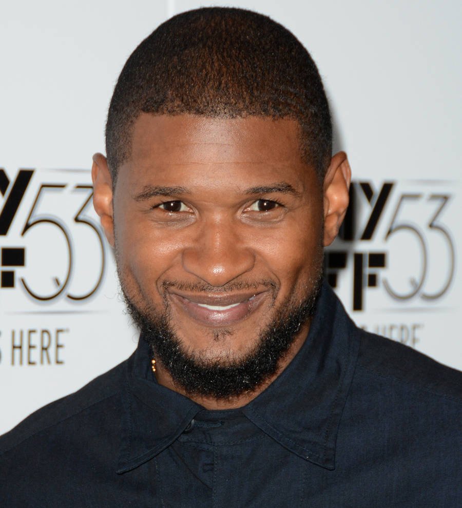 President Obama surprises Usher with birthday cupcake and a song