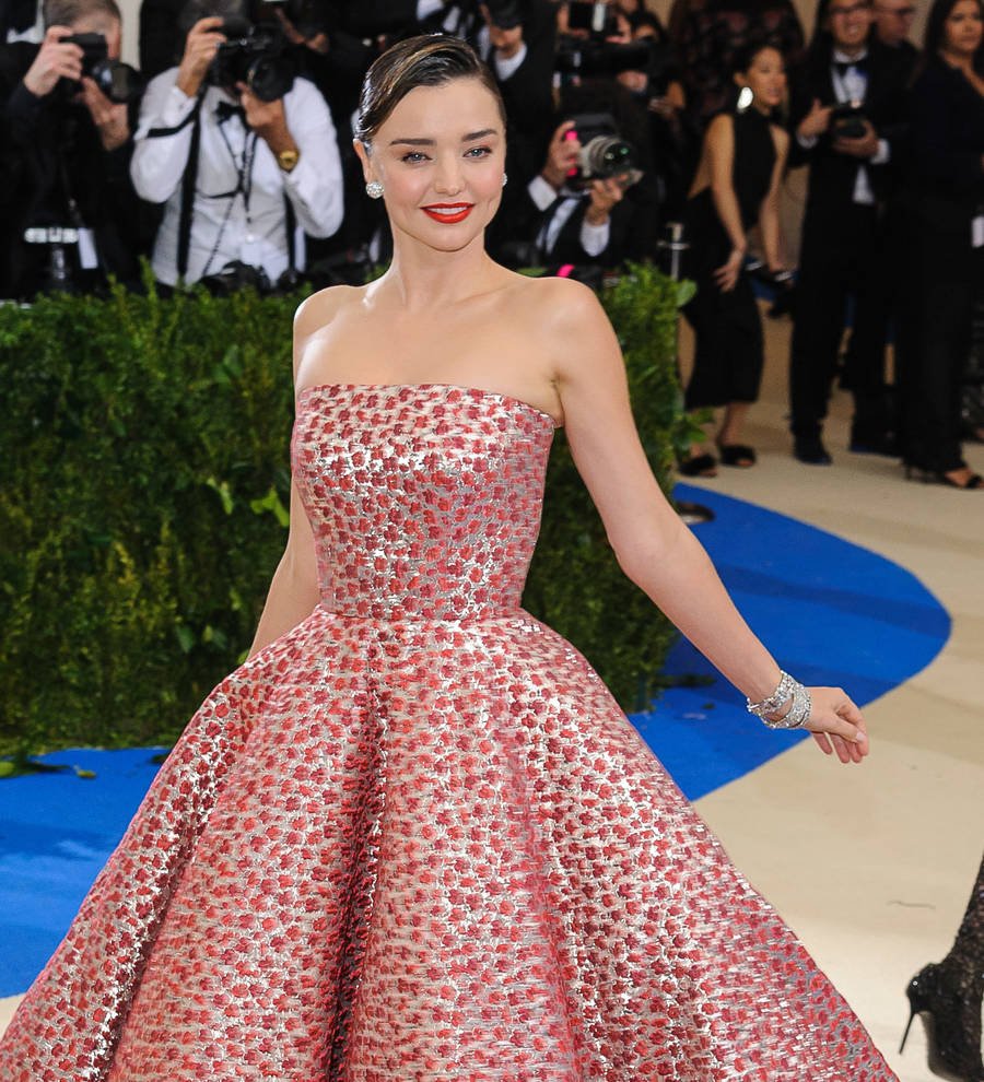 Miranda Kerr serenades new husband with karaoke song