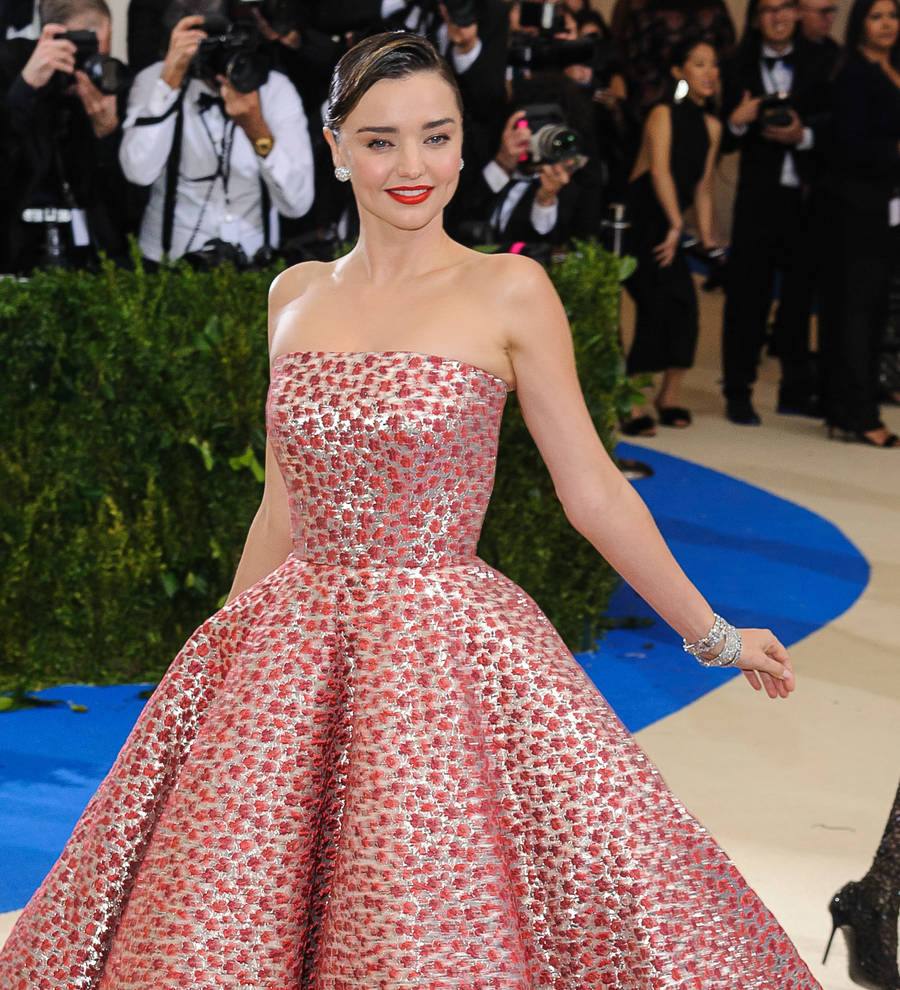 Miranda Kerr serenades new husband with karaoke song