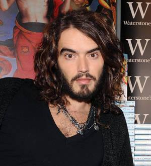 Russell Brand takes up urban climbing