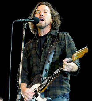 Eddie Vedder gave cherished baseball mitt to sports hero