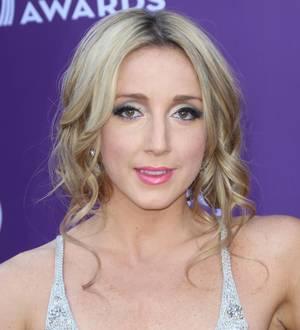 Pistol Annies star Ashley Monroe weds at Kelly Clarkson's marriage location