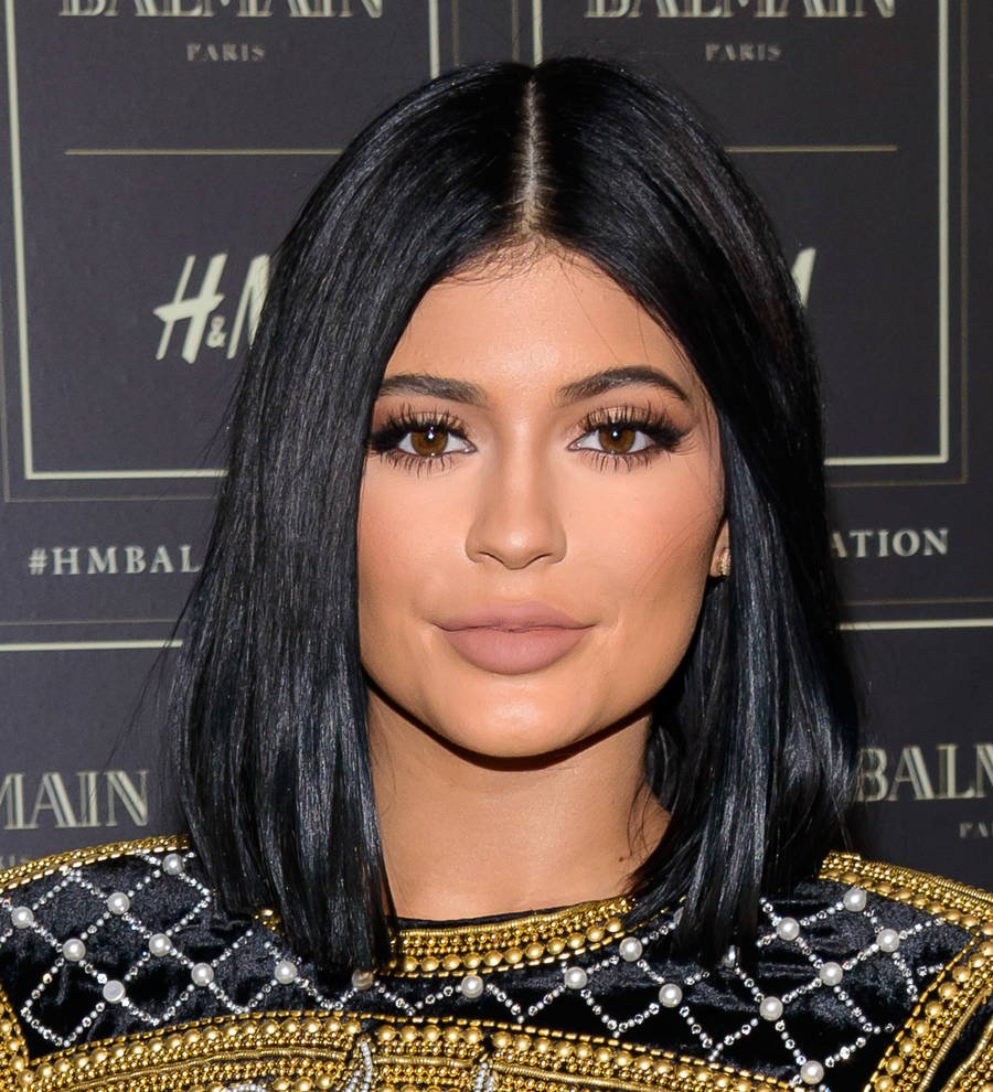 Kendall and Kylie Jenner attacked by egg woman in Sydney