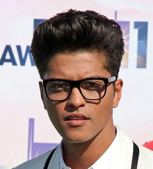 Bruno Mars postpones Twilight music video release
