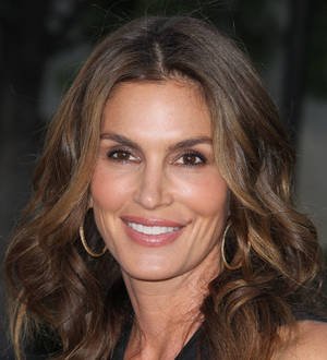 Cindy Crawford helping young leukemia sufferer find bone marrow donor