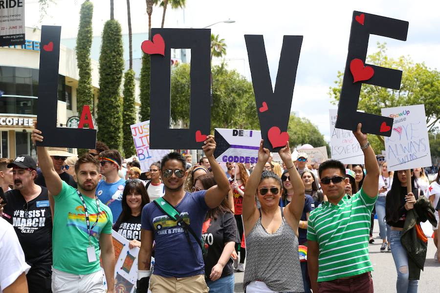 A Brief History of PRIDE Parades!