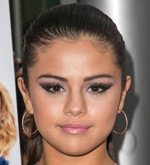 Selena Gomez to receive special prize at Teen Choice Awards