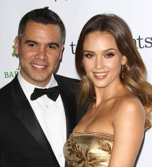 Jessica Alba's husband dislocates shoulder in pool dive