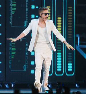 Justin Bieber banned from skydiving facility