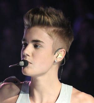 Model dismisses Justin Bieber romance rumours