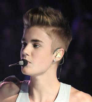 Model dismisses Justin Bieber romance rumours