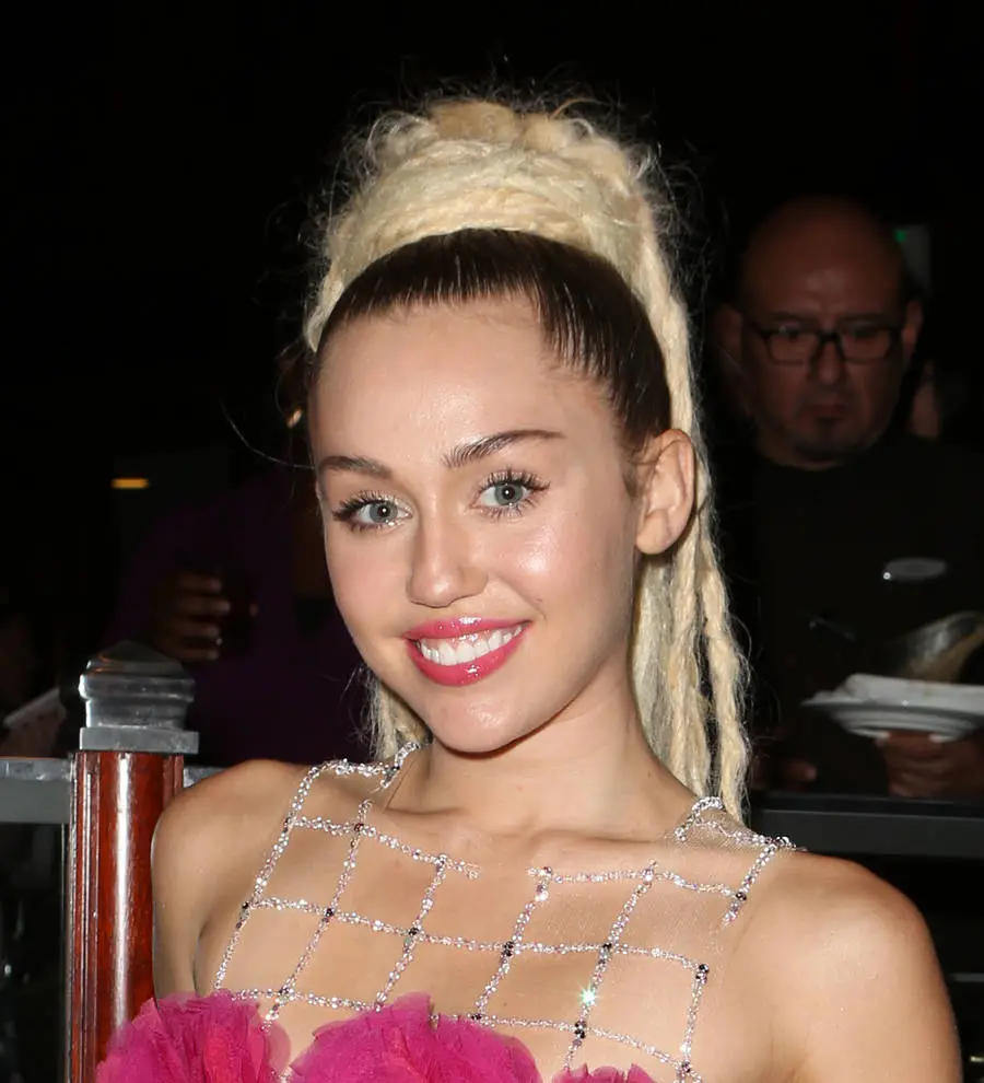 Miley Cyrus regretting bleach blonde hairdo