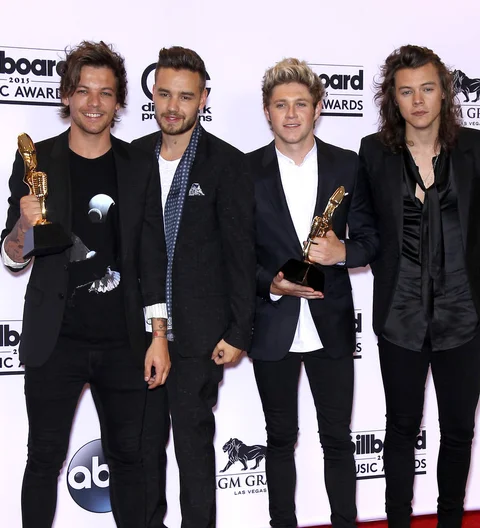 One Direction show marred by technical problems