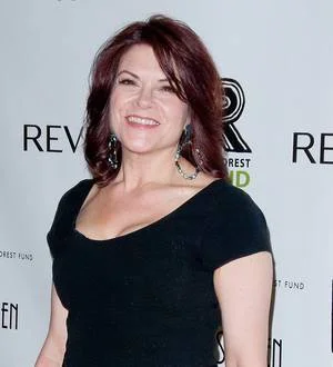 Rosanne Cash honored by Smithsonian magazine