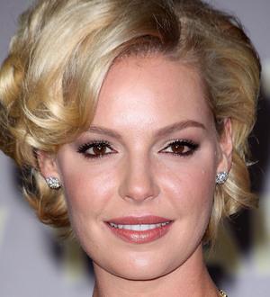 Katherine Heigl shows off French skills at Paris premiere