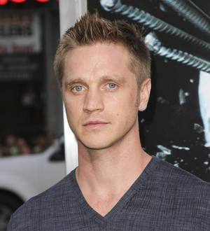Devon Sawa welcomes a son