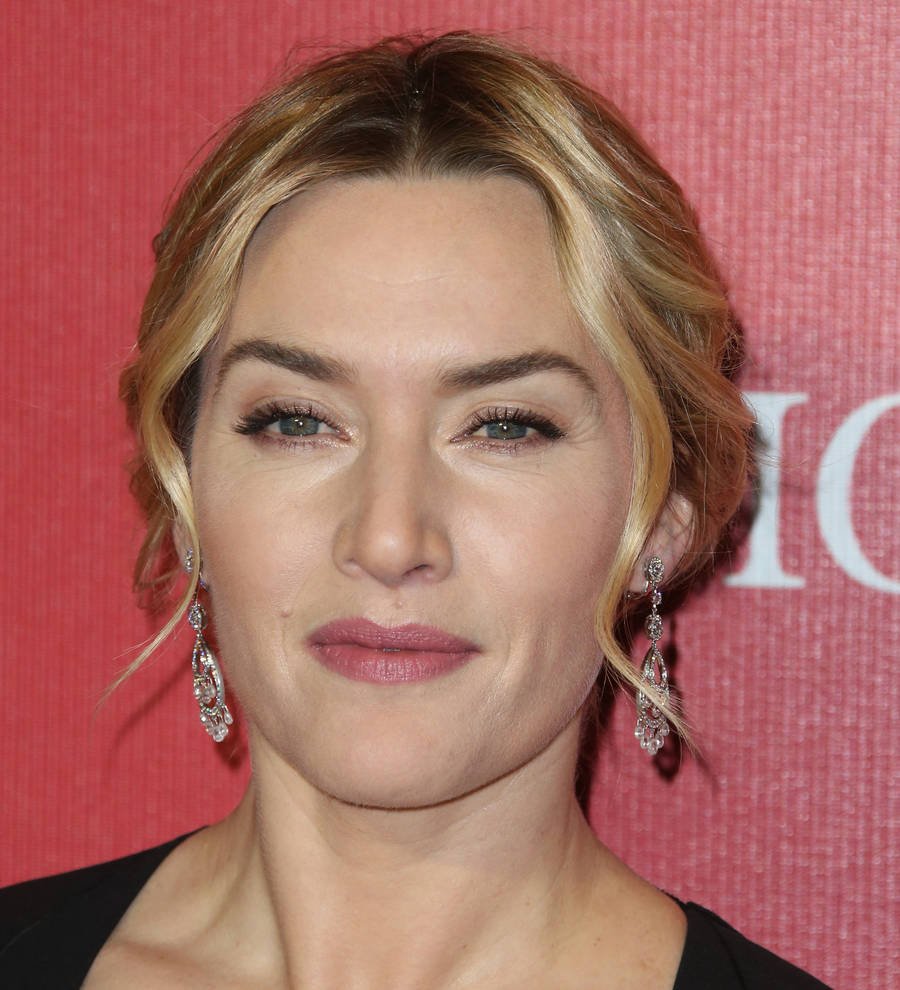 Kate Winslet wins first prize at 2016 Golden Globe Awards