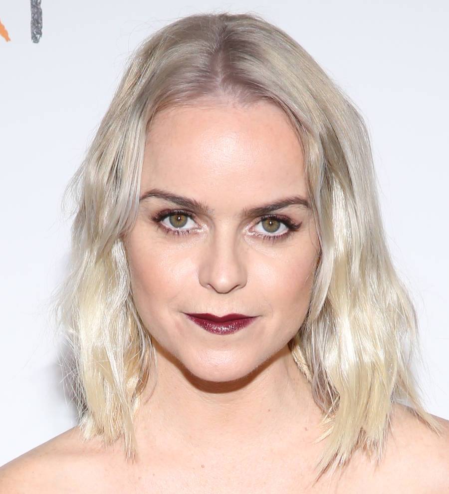 Taryn Manning rocks out with Def Leppard star