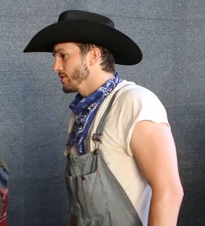 Ashton Kutcher proves he's all country at Stagecoach festival