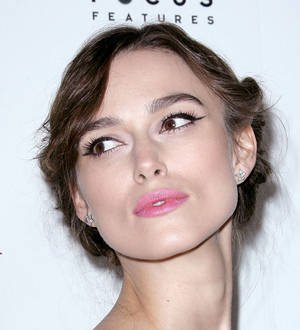 Keira Knightley enjoys bridal tea party on TV