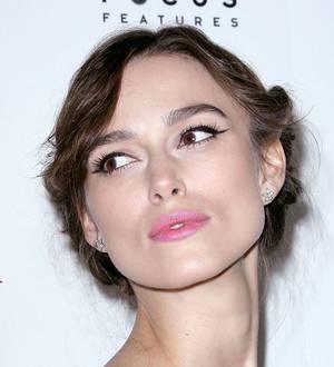 Keira Knightley enjoys bridal tea party on TV
