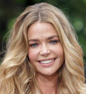 Denise Richards' dad to wed